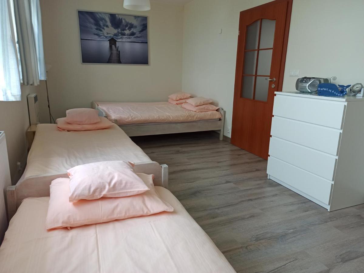 Dom Goscinny Przy Jeziorze Gardna Wielka Exterior foto
